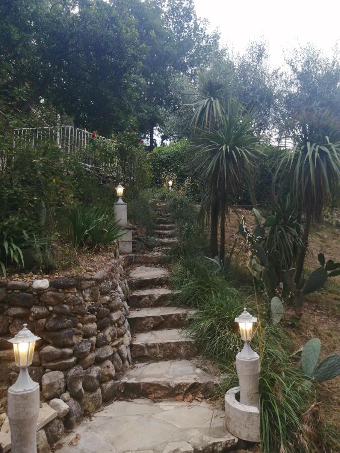 Hotel La Mhirabelle à Saint-Paul-de-Vence Extérieur photo